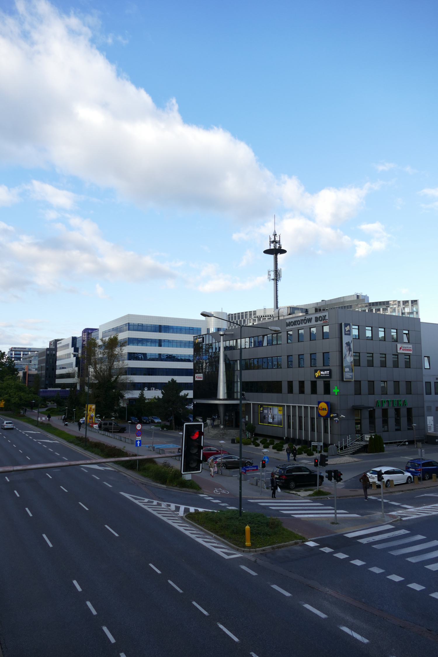 Zdjęcie architektury budynku 2000 Plaza (obecnie Mokotów Box)